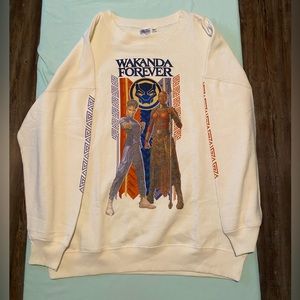 “WAKANDA FOREVER” WHITE LONG SLEEVE/SWEATSHIRT